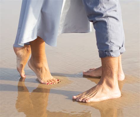 How to Avoid Verrucas This Summer - Dr. Yglo