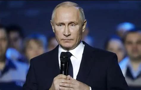 究竟谁怕谁！普京：你敢给乌克兰贫铀弹，我就在境外部署核导弹！|白俄罗斯|北约|核武器_新浪新闻