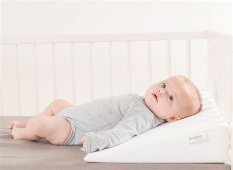 Doomoo Rest Easy Large: Sloped Positioner Baby Wedge Pillow – Hatchery ...