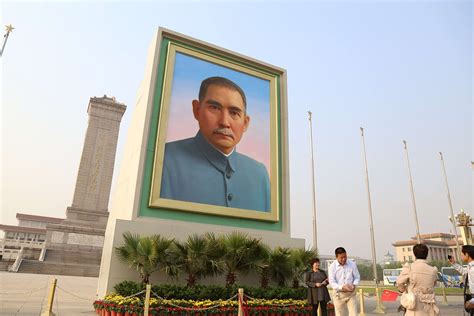 北京：孙中山巨幅画像亮相天安门广场[4]- 中国日报网