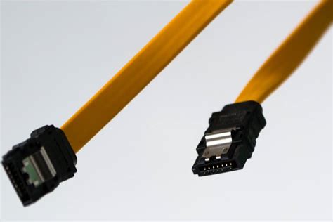 ST SATA22PEXT: Kabel SATA 22 pin 6 Gb - s St. > SATA 22 pin Bu., 30 cm ...