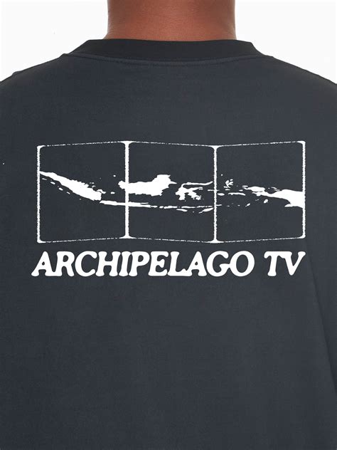 Archipelago TV Peta Tee - Black | Earth Island
