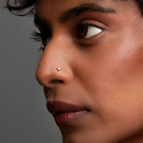 Wing Vein 18K Plain Gold Nose Pin for Women – Yuvora