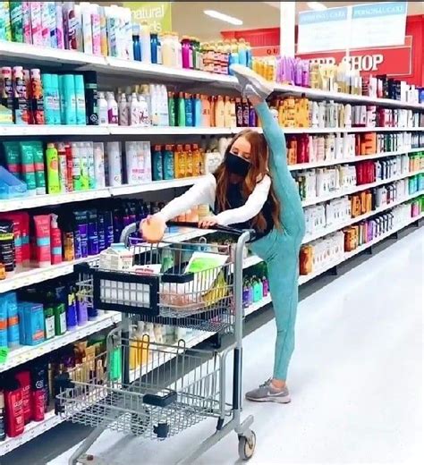 Anna McNulty Contortion Poses 的图像结果