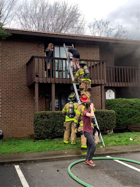 Neighbor rescues woman from burning apartment in Murfreesboro, TN