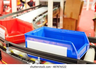 Production Line Work 的图像结果