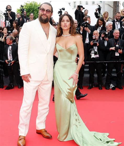 Jason Momoa y Adria Arjona presumen su amor en el Festival de Cannes 2025