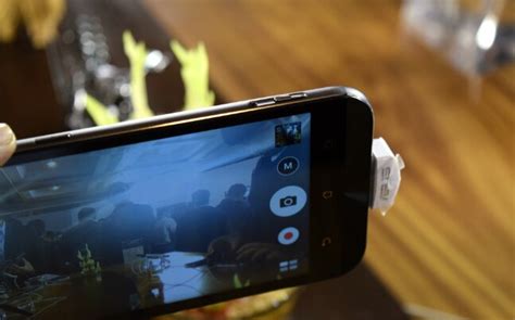 Asus ZenFone Zoom quick review: Up close and personal - India Today