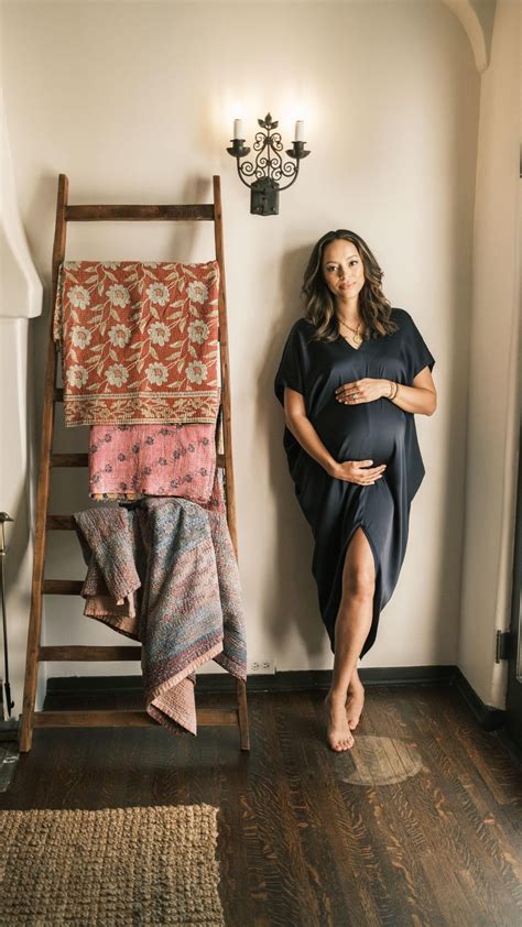 Pregnant Amber Stevens West : r/PregCelebs