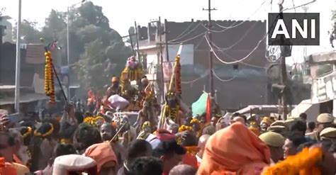 Maha Kumbh: Tents set up at banks of Sangam, temporary bridges built ...