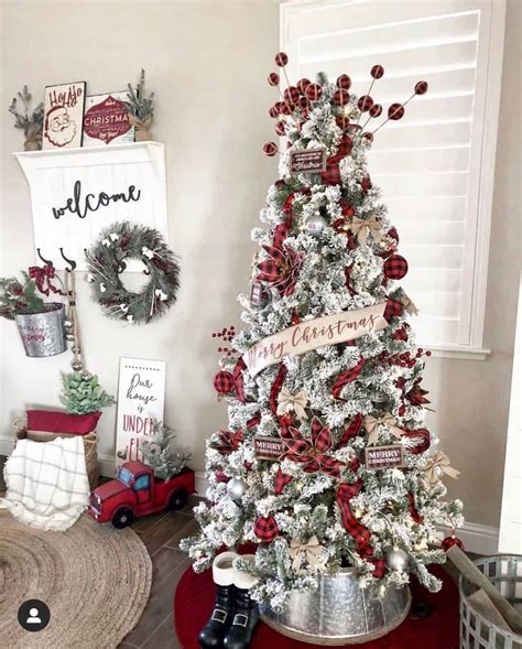 19 Plaid Christmas Ornaments for a Festive Farmhouse Tree