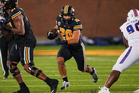 Missouri Tigers RB Cody Schrader Praises 'Amazing Atmosphere' in ...