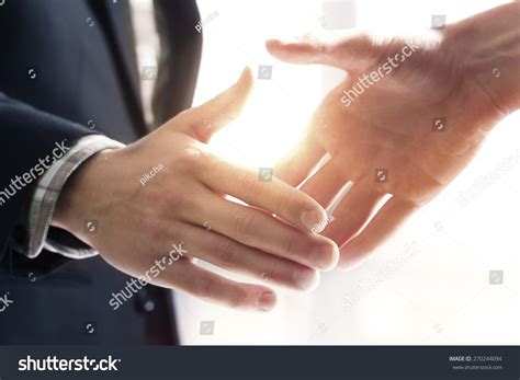 Handshake One Hand 的图像结果