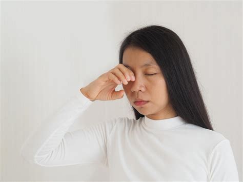 7 Reasons for Seeing Yellow Spots in Vision | Kentucky Eye Institute