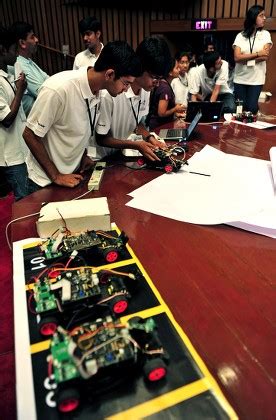 Engineering College Students 的图像结果