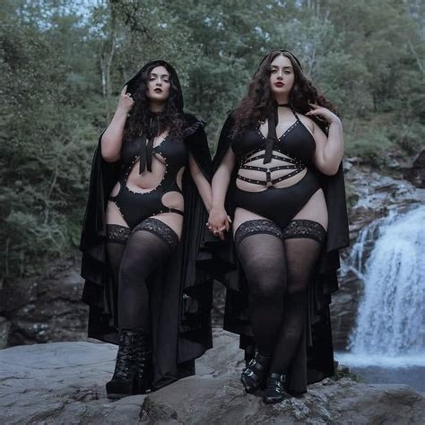 #goth #boudoir #sexy #plussize #lingerie Chubby Ladies, Gothic Girls, Curvy Fashion, Girl ...