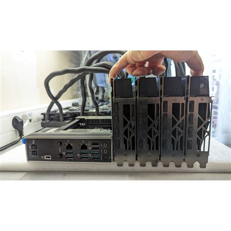 Super Expensive Computer with a Thread Ripper 的图像结果