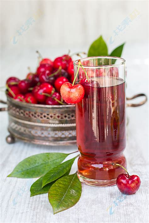 美味樱桃与果汁高清图片下载-找素材