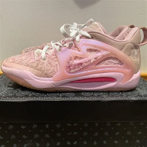 KD 15 Aunt Pearls 🌷 Worn loads only in doors so... - Depop