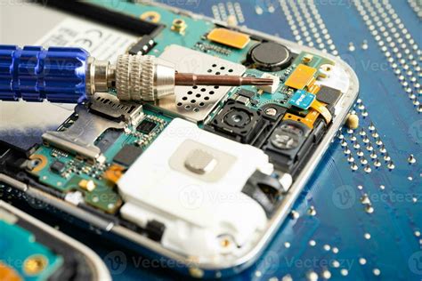Rezultat imagine pentru Computer Hardware Reparing Pictures
