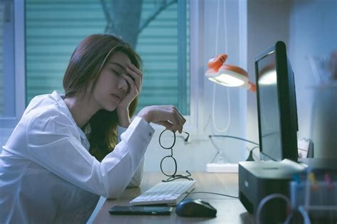 Woman working on table | Premium Photo