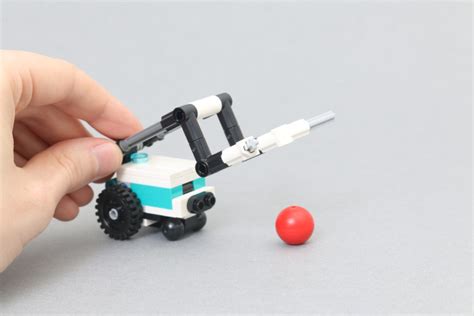 LEGO Mini Robot 的图像结果
