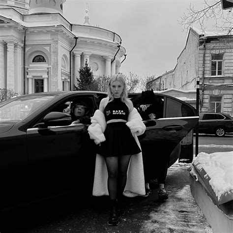 НАВЕРНОЕ ПОЭТ (NAVERNOE POET), ЯКОРЪ (YAKOR) & EVEN CUTE – ЗАХОТЕЛ (I ...