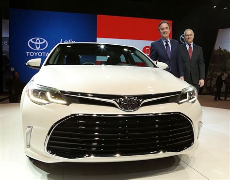 2016 Toyota Avalon Shows Off New Face at Chicago Auto Show - autoevolution