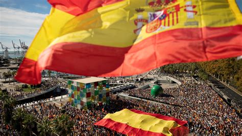 Hundreds of Thousands Protest Spanish Prime Minister’s Deal With ...