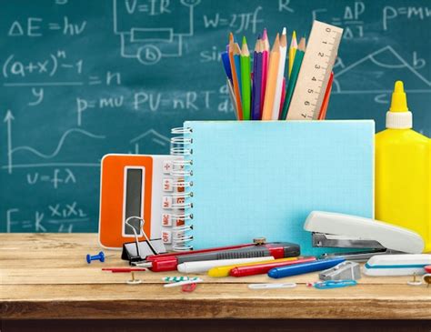 School Stationery Background 的图像结果