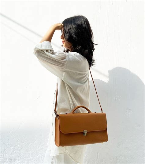 Hazel mini messenger bag - Khara Kapas