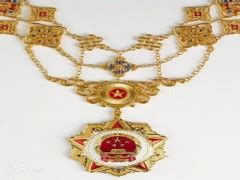 共和国勋章材质（共和国勋章有多少克黄金）-腾谋号