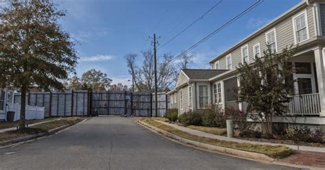 The Walking Dead: Should Rick's group leave Alexandria?