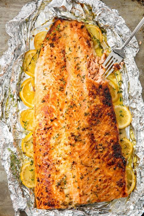 This Oven-Baked Garlic-Butter Salmon Is The Easiest Way To Feed A Crowd | Recipe | Salmon fillet ...