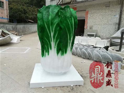 为什么户外玻璃钢景观雕塑的漆容易脱落? - 深圳市创鼎盛玻璃钢装饰工程有限公司