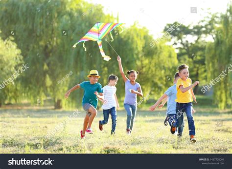12,279 Kids Flying Kites Images, Stock Photos & Vectors | Shutterstock