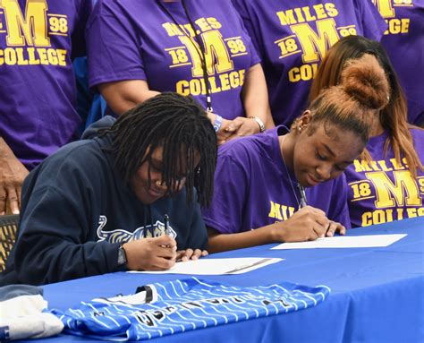 MHS softball sees two sign to college level | Meridian Star