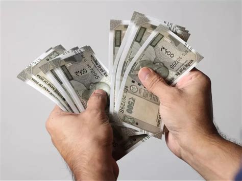 Rs 9000 Crore Bank Error Makes Chennai Taxi Driver A Billionaire, Know ...