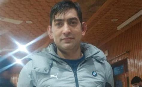 இளைஞர் படுகொலை: நீதி கேட்டு காஷ்மீர் பண்டிட்டுகள் விடியவிடிய போராட்டம் ...