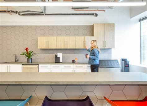 HOLMES MURPHY - Waring Associates - Your Space Redefined