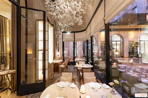 George V, l'histoire d'un palace parisien intemporel dans le Triangle d ...