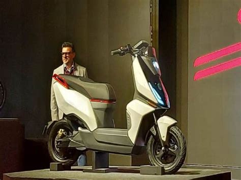 LML का Electric Scooter : Free में बुकिंग, लगा है कैमरा भी | What are ...