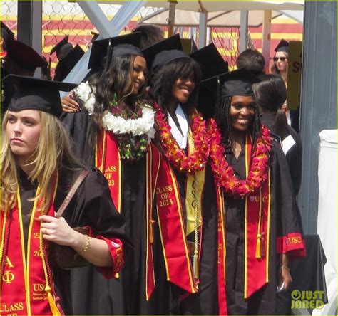 Sasha Obama Graduates from USC with Her Parents & Sister in the ...