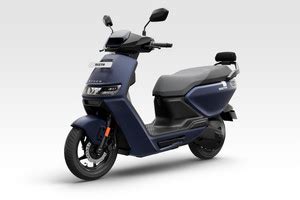 Ather Rizta Z 2.9 kWh Battery with Pro Pack Booking for Ex-Showroom ...