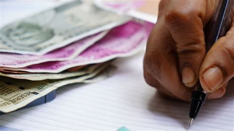 Over 2.31 crore rupees, 1 kg gold found in basement of Yojana Bhawan in ...