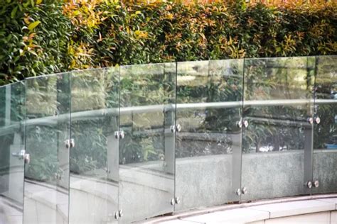 Modern glass railing designs in 2023 | BhuMe