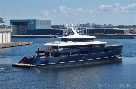 LES CINQ, Yacht - Details and current position - IMO 9964986 - VesselFinder