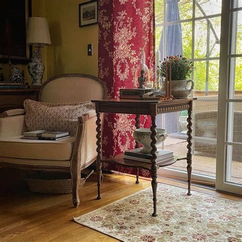 French Spindle Leg Table - Soul & Lane