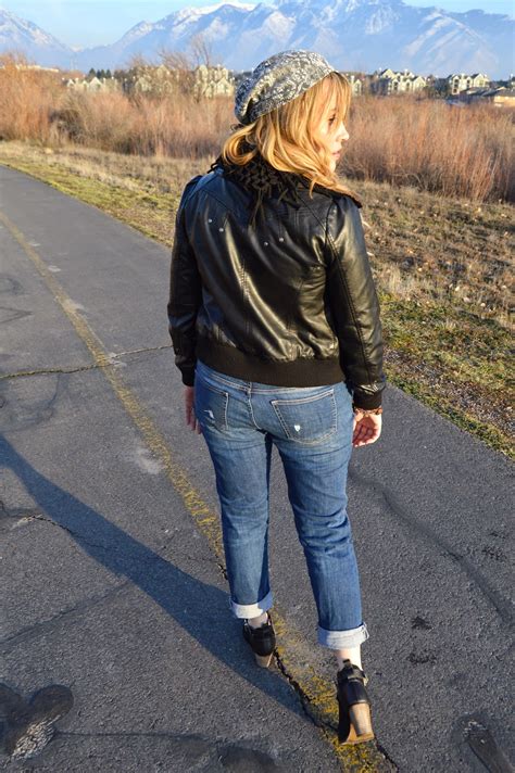 Delicious Reads: Looks from Books: The Eye of Minds