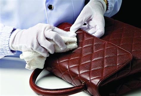 Как проверить кожу на натуральность и подлинность огнем и зажигалкой ...